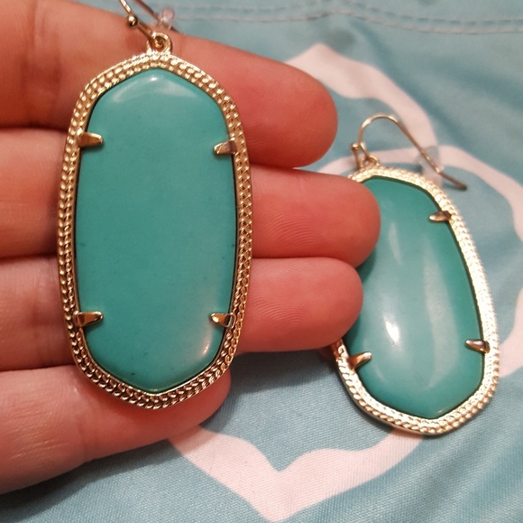 Kendra Scott Danielle earrings - Picture 2 of 3